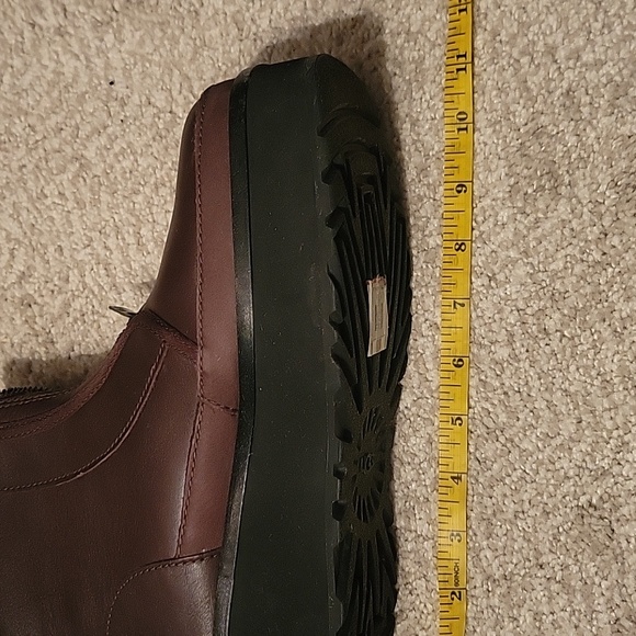 Like New UGG® Cityfunc Zip size 7 - Picture 8 of 9